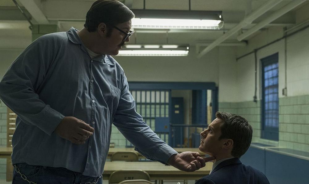 جاناتان گروف و کمرون بریتون در سریال «شکارچی ذهن»(Mindhunter) به کارگردانی دیوید فینچر